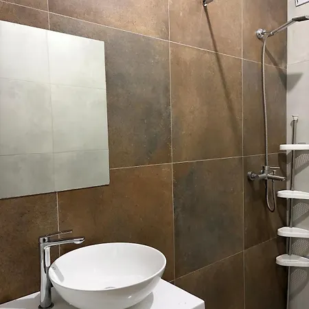 Stylish 2 Bed In Prime Location,blloku Appartement *